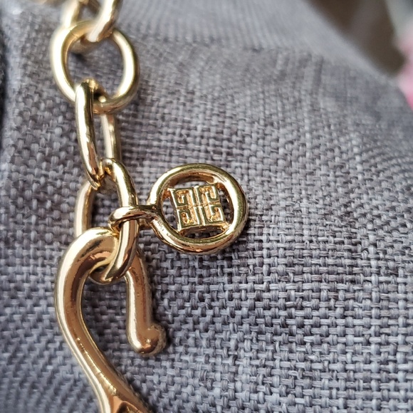 Givenchy Necklace - Picture 4 of 12
